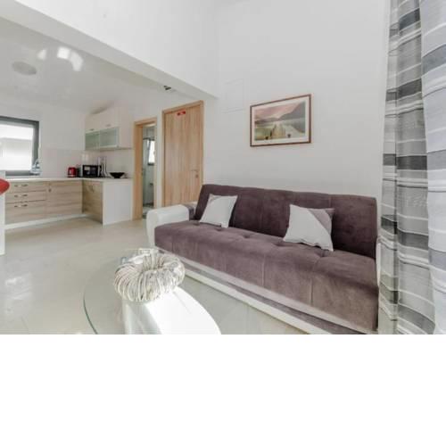 Alluring Apartment in Vir near Seabeach