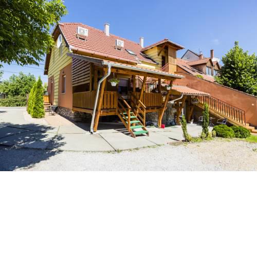 Almafa Apartmanház
