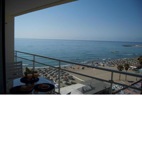 ALMAR, TORREMOLINOS BEACHFRONT 606 by AlohaMalaga