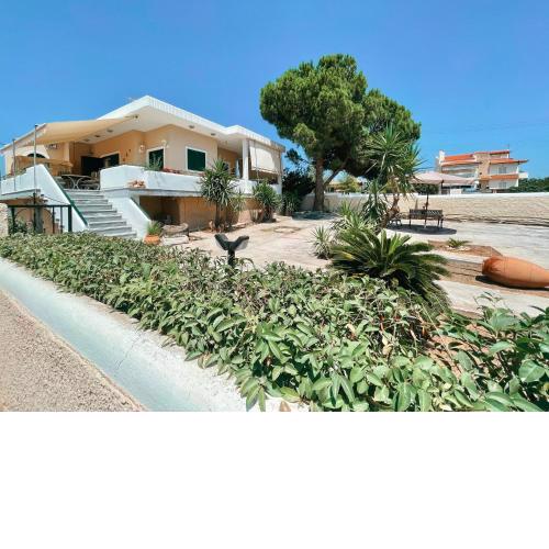 Almare House near Airport