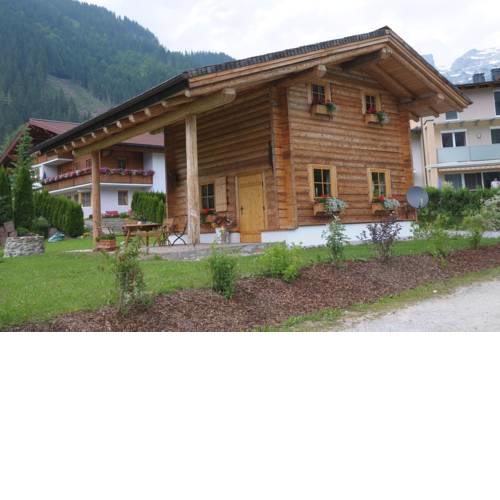 Almchalet Alpenflora