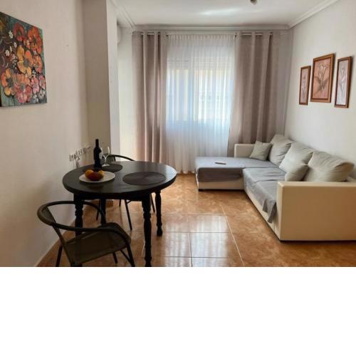 Almuden's green apartment, HIGH-SPEED FREE WIFI, 250m to Beach, The center of Torrevieja