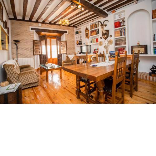 Alojaguay RUEDA, CASA MUSEO RÚSTICA-MODERNA, máxima TRANQUILIDAD con COMODIDAD