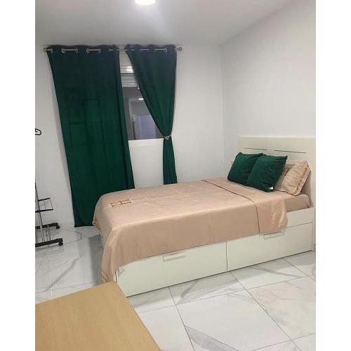 Alojamiento con habitaciones dobles y baño privado