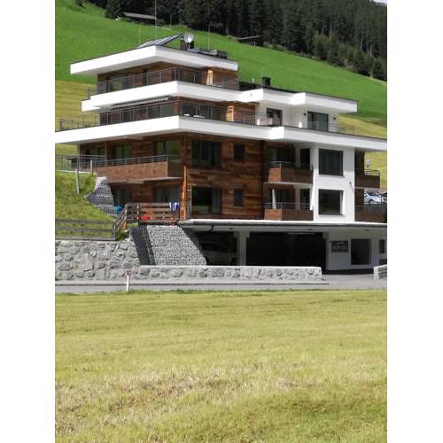 Alps Tux