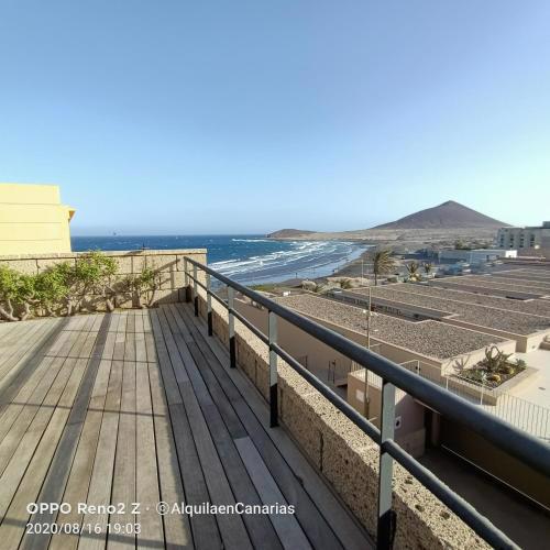 alquilaencanarias El Medano Spectacular terrace and sea views A