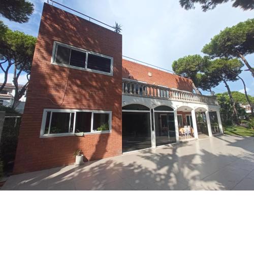 ALQUILER DE VERANO - CASA UNIFAMILIAR EN LA PINEDA - CASTELLDEFELS PLAYA