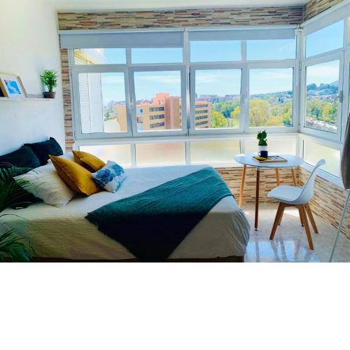 Alterhome Luminoso estudio con piscina y maravillosas vistas