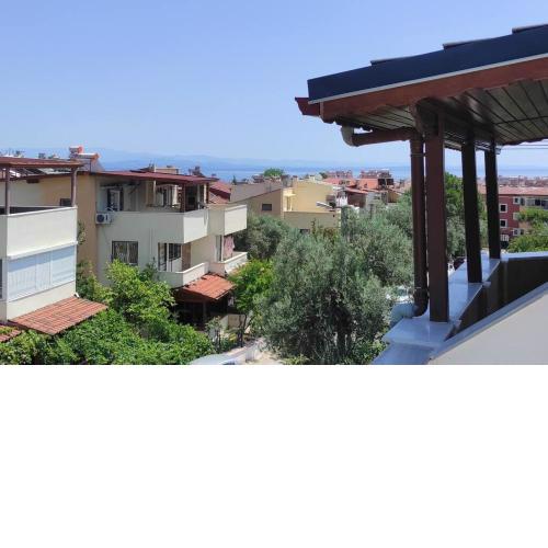Altınoluk ta deniz ve doğa manzaralı 3 oda salon