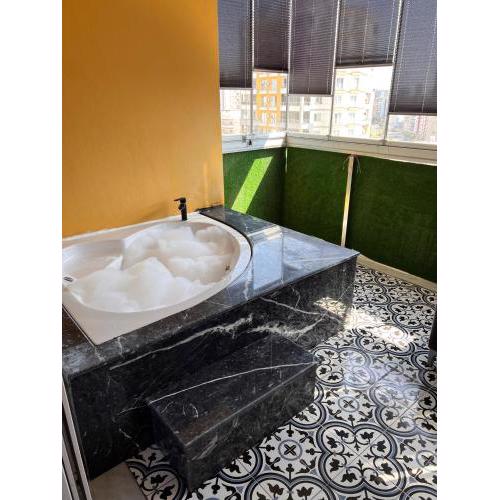 ALTINTAŞ SUİTTEN JAKUZİLİ DAİRE