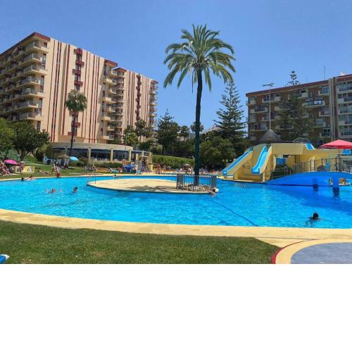 Alucinante Apt. con vistas, piscinas y recepción 24 hs.