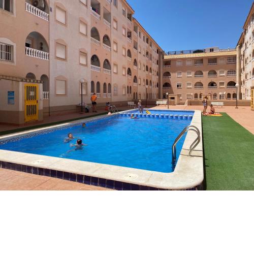 Amazing 2-bedrooms apartment with pool Torrevieja center