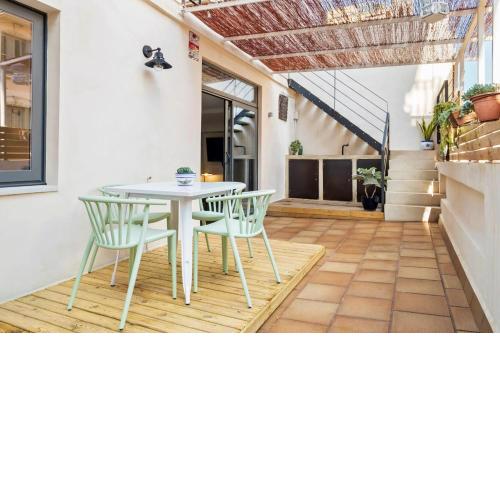 Amazing 3 Bedroom Apartment with Terrace in Poble-sec