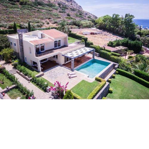 Amazing 5 bedroom Villa with Swimming Pool