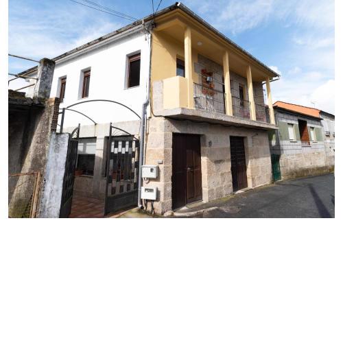 Amazing apartment in A Arnoia with WiFi and 1 Bedrooms
