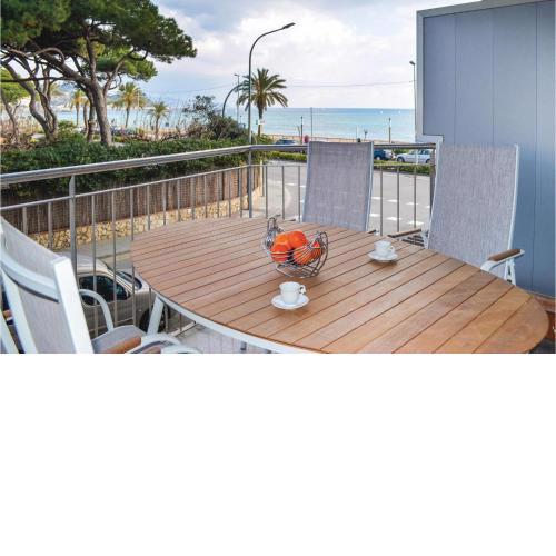 Amazing apartment in Blanes with 3 Bedrooms