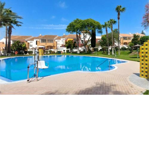 Amazing Apartment In Chiclana De La Front, With Outdoor Swimming Pool, Wifi And 2 Bedrooms