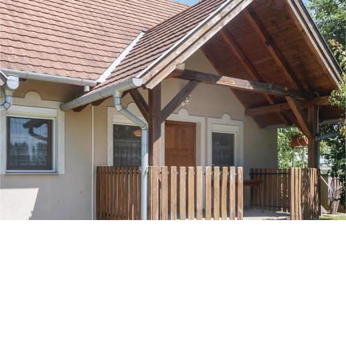 Amazing apartment in Kehidakustány w/ WiFi and 2 Bedrooms