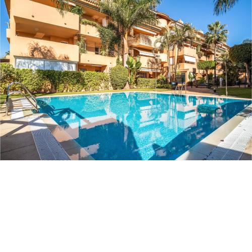 Amazing apartment in Marbella with Outdoor swimming pool, WiFi and 2 Bedrooms