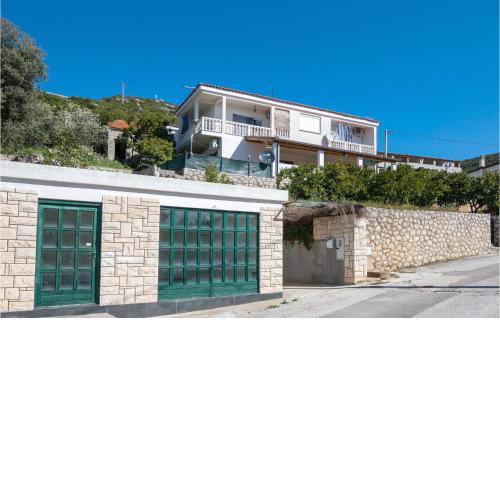 Amazing apartment in Ploce with WiFi and 2 Bedrooms