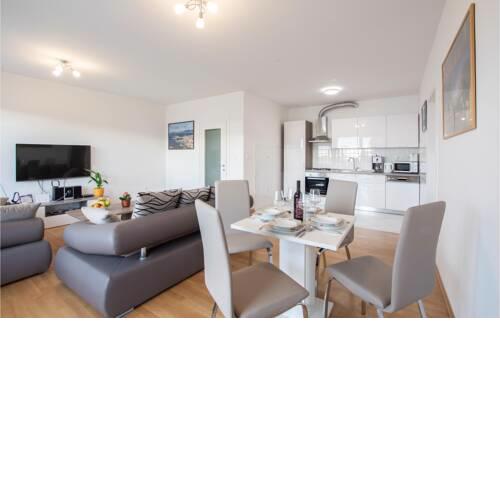 Amazing apartment in Podstrana w/ WiFi and 2 Bedrooms