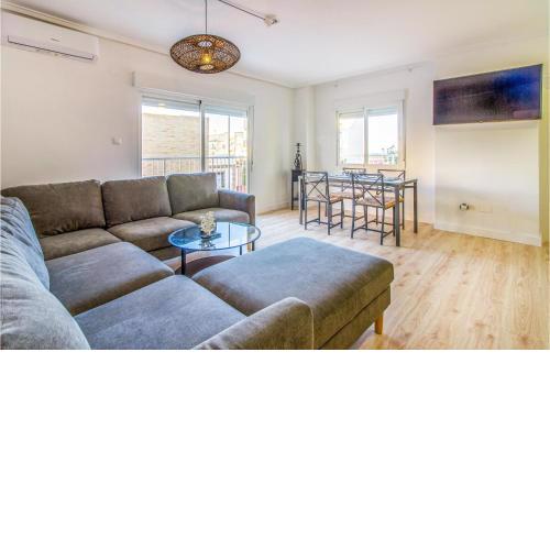 Amazing apartment in Santa Pola with 3 Bedrooms and WiFi