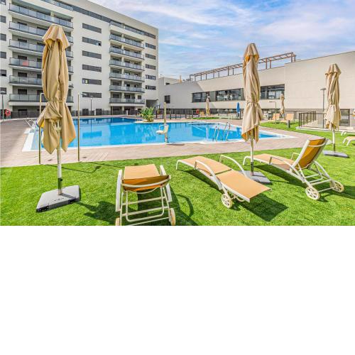 Amazing apartment in Sevilla with Outdoor swimming pool and 2 Bedrooms