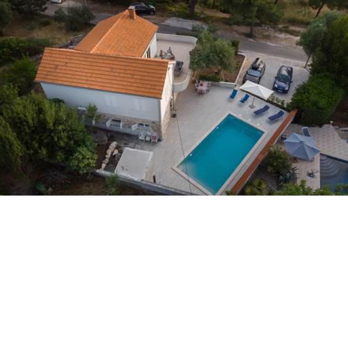 Amazing apartment with private pool - 50 meters from sea