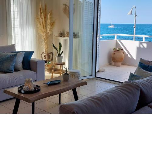 Amazing Beachfront Apartment in Hersonissos