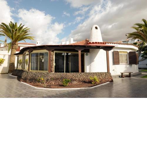 Amazing Garden Villa With JACUZZI