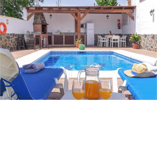 Amazing Home In Algatocn With Wifi, Private Swimming Pool And Outdoor Swimming Pool