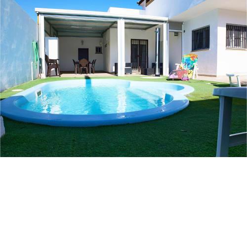 Amazing Home In Barbate With Outdoor Swimming Pool, Swimming Pool And 3 Bedrooms