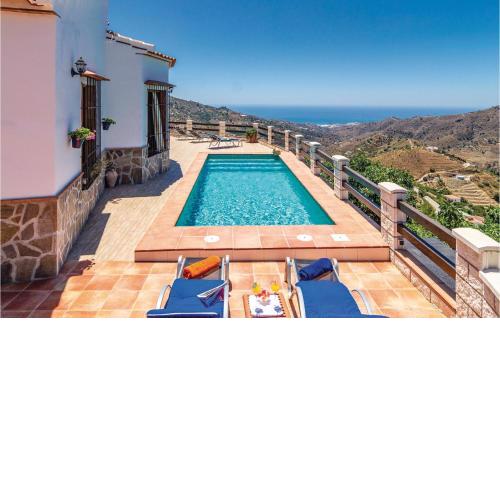 Amazing Home In Cmpeta With Wifi, Private Swimming Pool And Swimming Pool