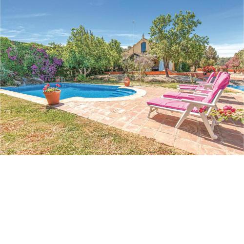 Amazing Home In Coripe With 5 Bedrooms, Private Swimming Pool And Internet