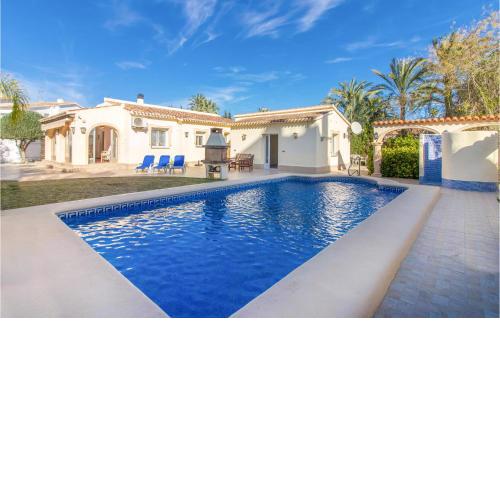 Amazing Home In Dnia With 3 Bedrooms, Wifi And Outdoor Swimming Pool