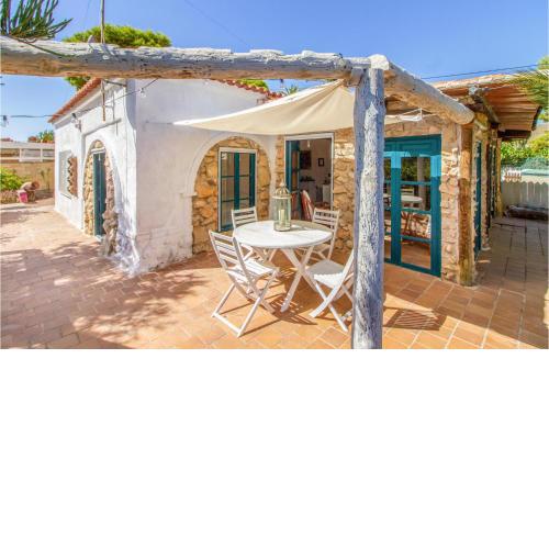 Amazing Home In El Campello With Wifi, Swimming Pool And 3 Bedrooms
