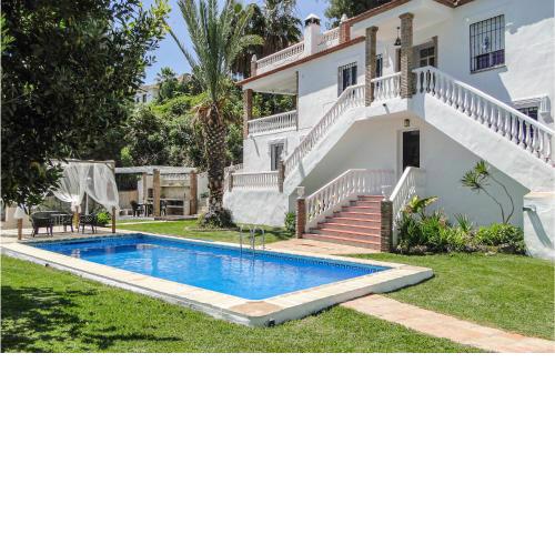 Amazing Home In Frigiliana With 4 Bedrooms, Wifi And Swimming Pool