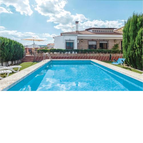 Amazing home in Hornachuelos with 3 Bedrooms, WiFi and Outdoor swimming pool