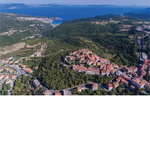 Amazing home in Labin w/ WiFi and 6 Bedrooms