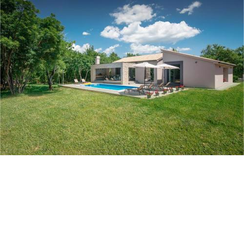 Amazing home in Labin with Outdoor swimming pool, Sauna and 2 Bedrooms