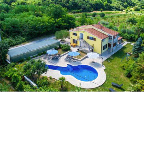 Amazing home in Labin with Outdoor swimming pool, WiFi and 5 Bedrooms