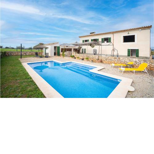 Amazing Home In Llubi With Wifi, Private Swimming Pool And Outdoor Swimming Pool