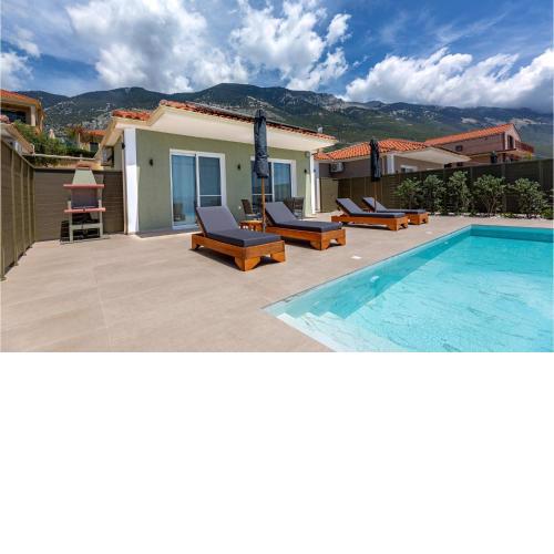 Amazing Home In Lourdas With Outdoor Swimming Pool, Wifi And 2 Bedrooms