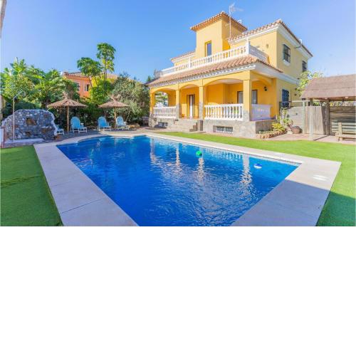 Amazing Home In Malaga With Outdoor Swimming Pool, 4 Bedrooms And Wifi