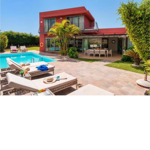 Amazing Home In Maspalomas With Outdoor Swimming Pool, Swimming Pool And 3 Bedrooms
