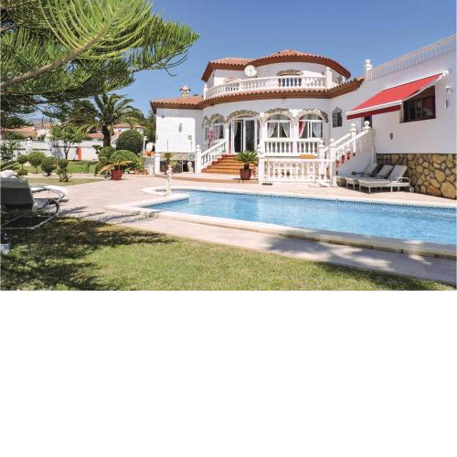 Amazing Home In Miami Platja With 5 Bedrooms, Wifi And Outdoor Swimming Pool