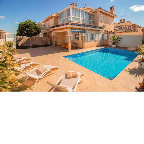 Amazing Home In Orihuela Costa With Outdoor Swimming Pool, 4 Bedrooms And Swimming Pool