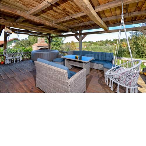 Amazing home in Popovaca with Outdoor swimming pool, Jacuzzi and 2 Bedrooms