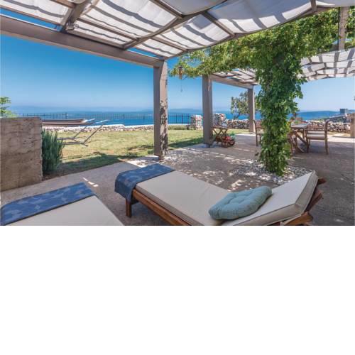 Amazing home in Predoscica w/ WiFi and 4 Bedrooms