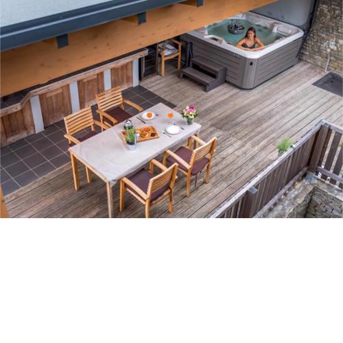 Amazing home in Preserje w/ Jacuzzi, Sauna and WiFi